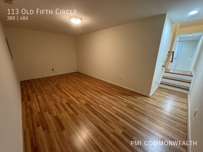 Building Photo - 113 Old Fifth Cir