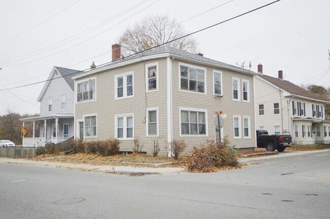 Building Photo - 17 Boylston St