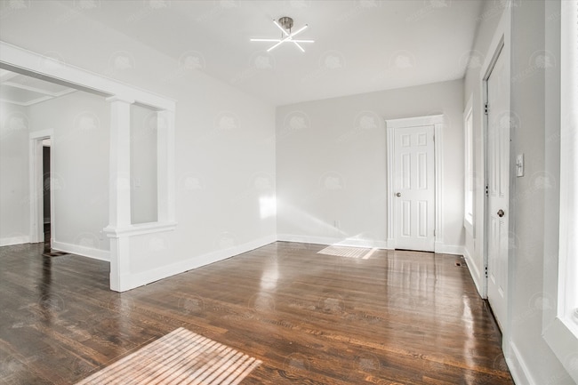 Building Photo - Come and see this GORGEOUS home!