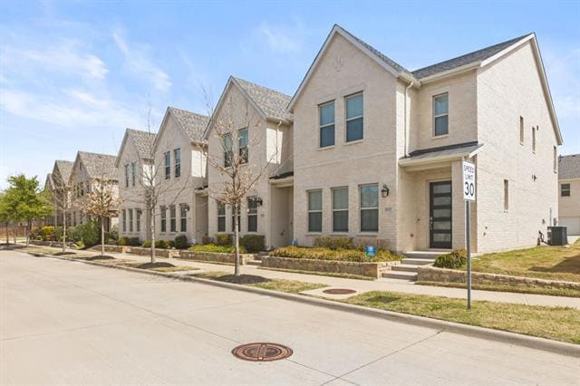 Building Photo - 4937 Barcelona Ave