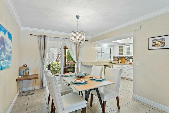 Building Photo - 3036 Park Ave