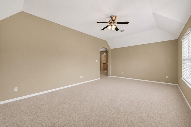 Building Photo - 28602 Hayden Park Dr