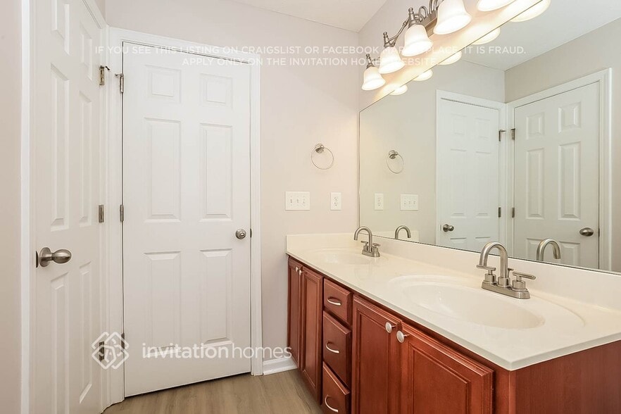 Building Photo - 308 Sarava Ln