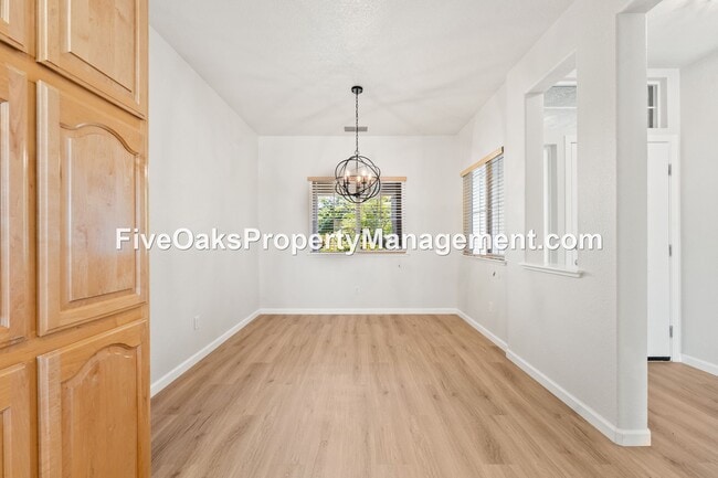 Building Photo - 2242 Zittel Dr