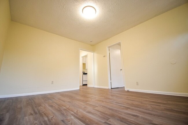 Building Photo - KIL-2121-2125