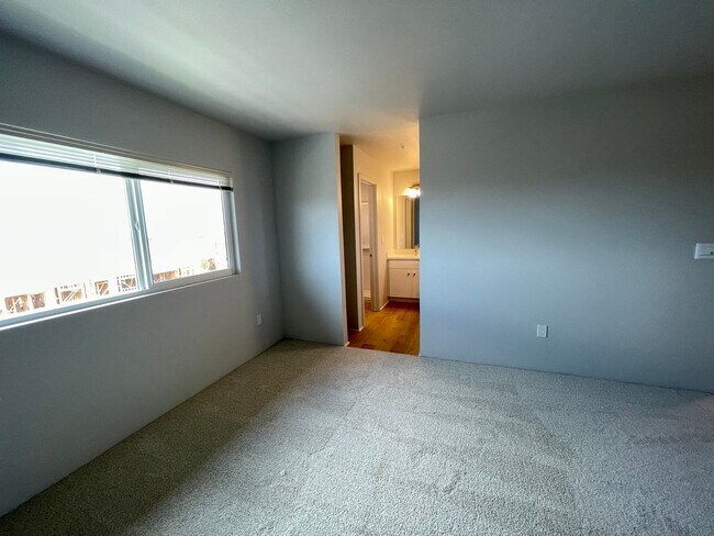 Building Photo - 2 Bedroom Townhome Available in BRAND NEW ...