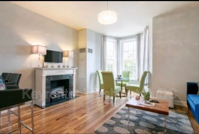 Primary Photo - 333 2nd St NE