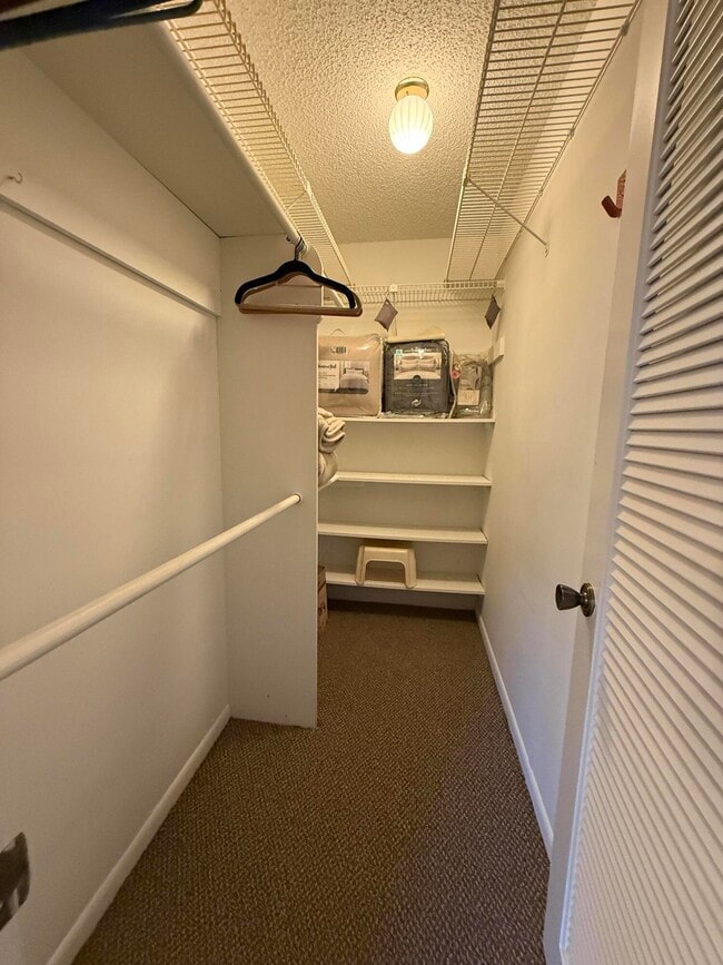 Building Photo - 894 Flanders S