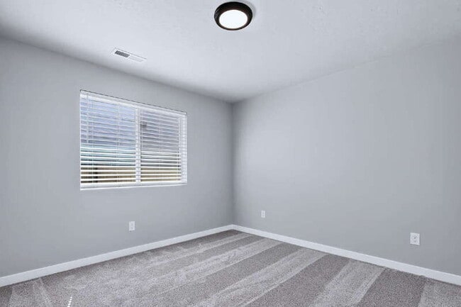 Building Photo - 297 N Madrone Ave