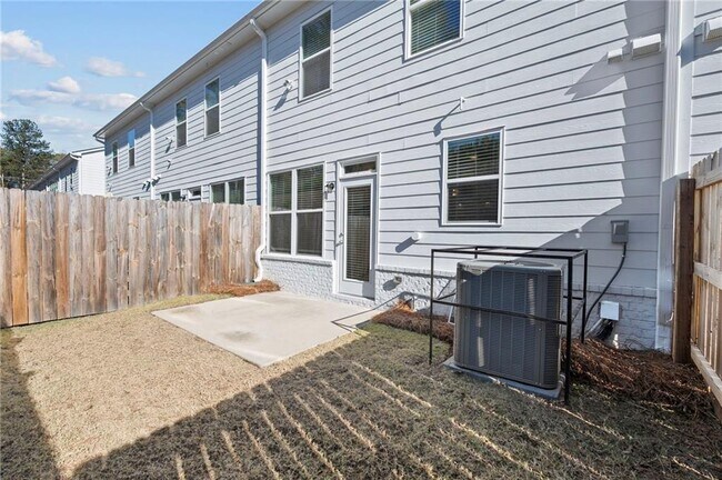 Building Photo - 2469 Honey Wy