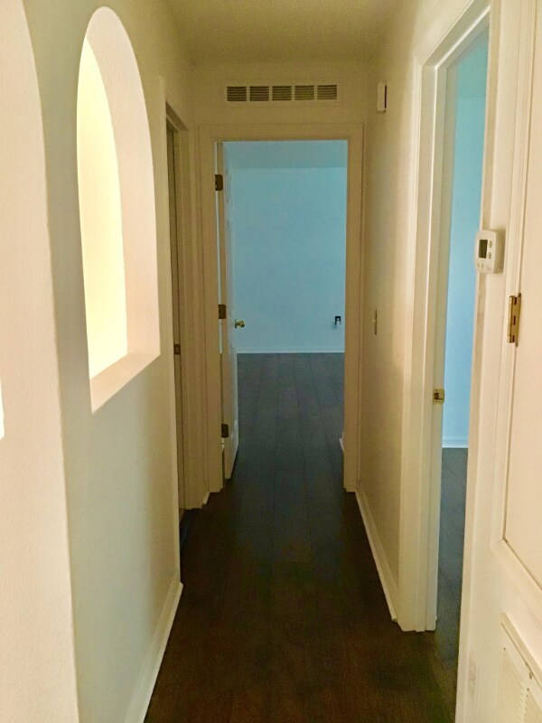 Building Photo - 2606 Sheila Dr