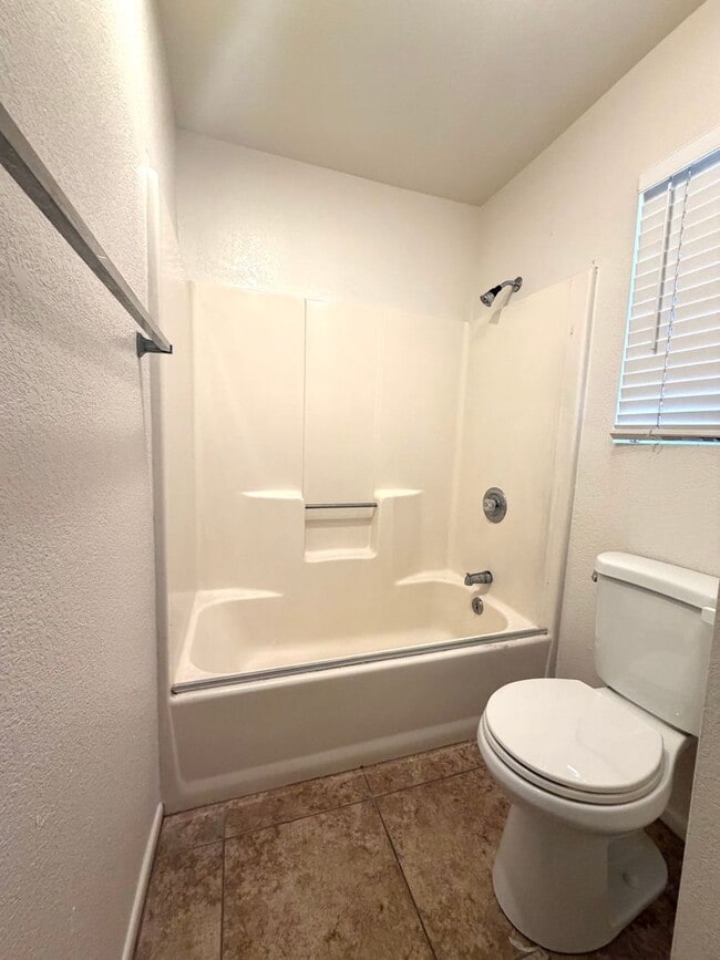 Building Photo - 2 Bedroom, 2 Bathroom with a Garage and Carport