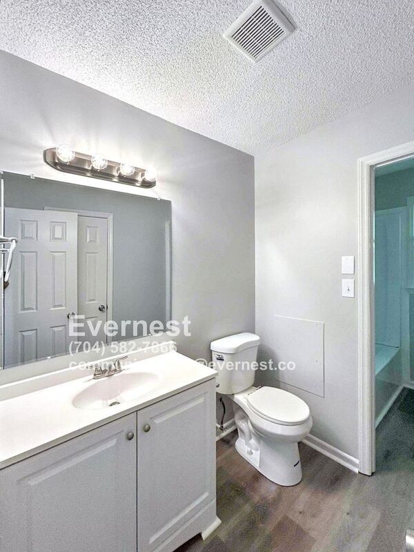 Building Photo - 5008 Sea Oates Ln
