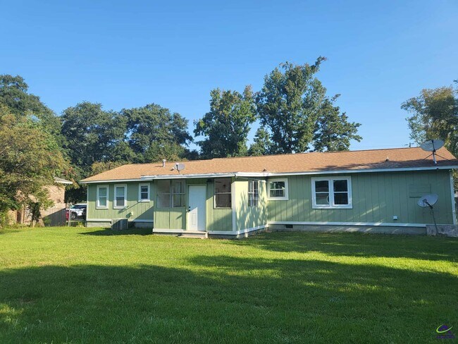 Building Photo - 2800 S Estates Rd