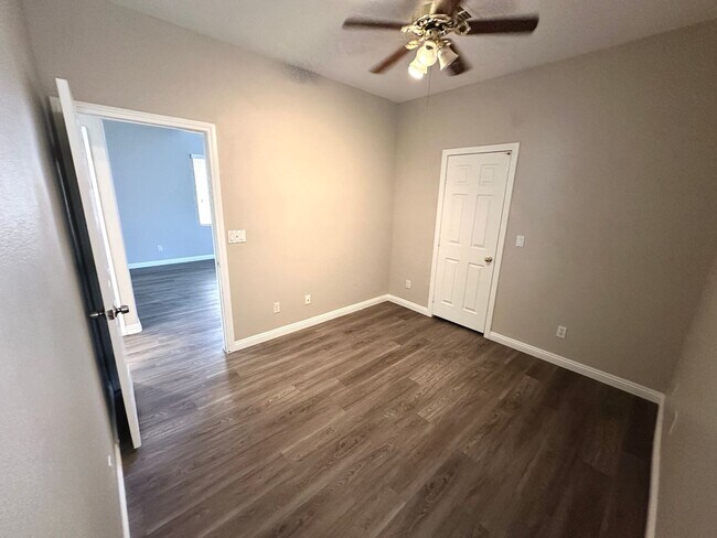 Building Photo - 9317 Hidden Harbor Ave