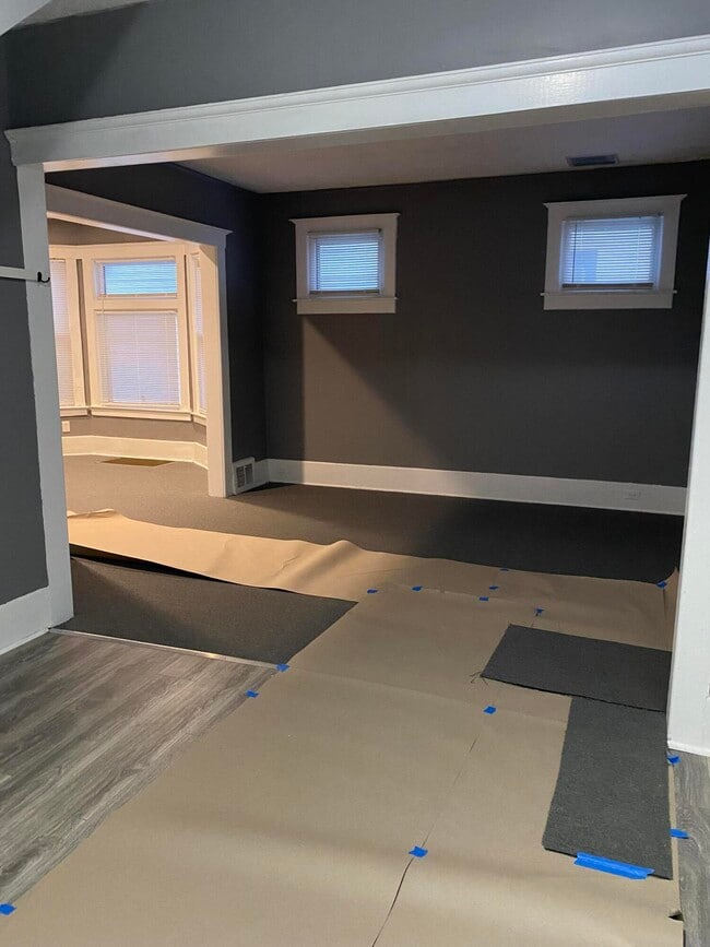 Building Photo - 36 Brighton St