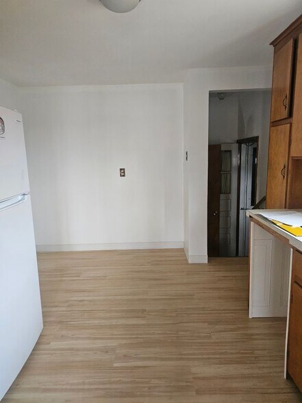 Building Photo - 44 Aurora Dr