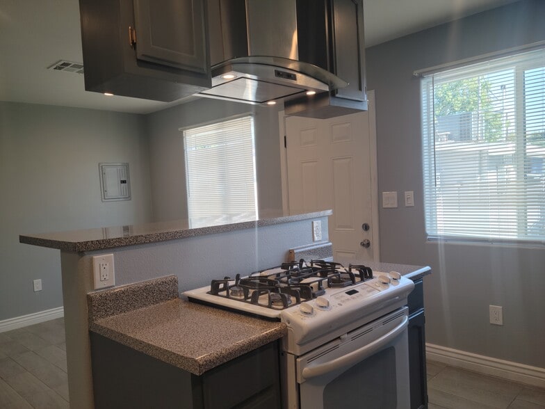 Building Photo - 19449 Ingomar St