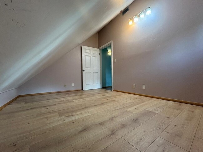 Building Photo - 45 Smith St