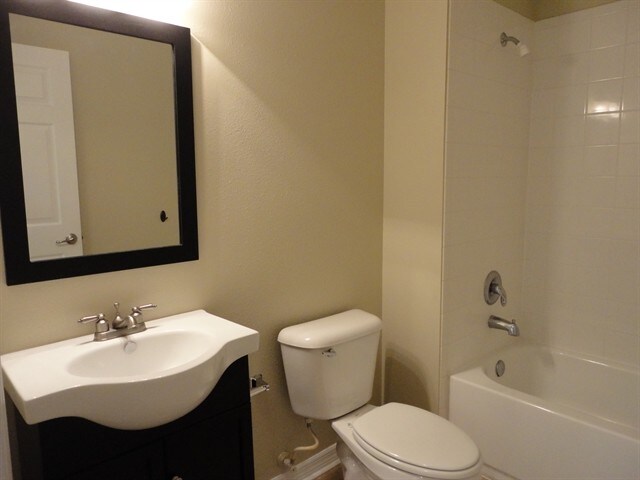 Building Photo - 4937 Whistling Pines Ct