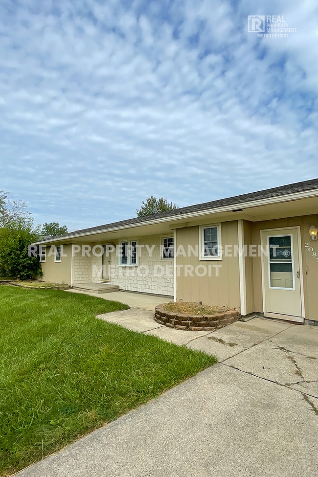 Building Photo - 20875 Miles S