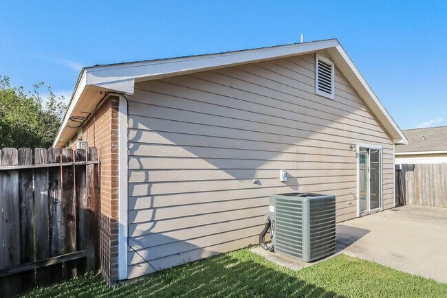 Building Photo - 12806 Blue Timbers Ct