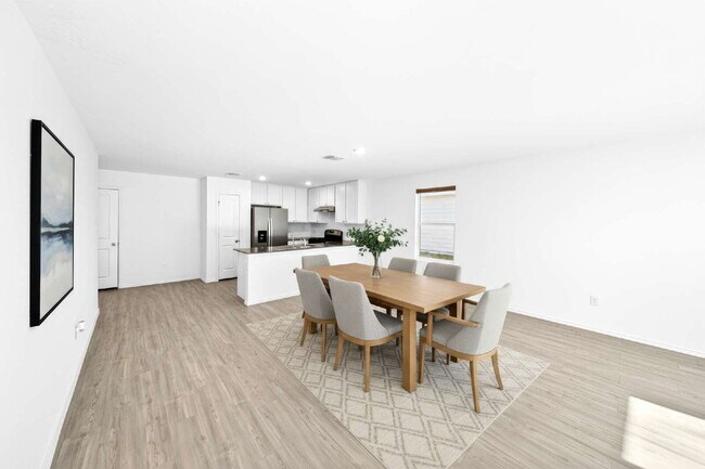 Building Photo - Charming 3-Bedroom Haven with 2 Full Baths