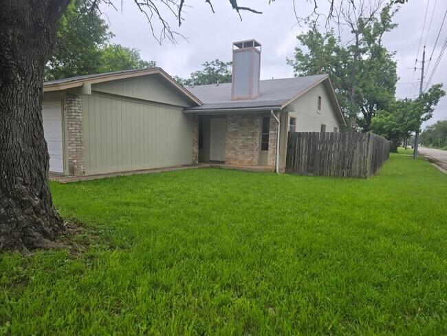 Building Photo - 420 Vista W Ct
