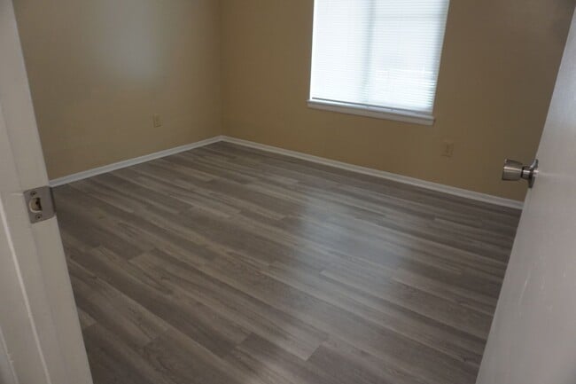 Building Photo - 3 bedroom / 2 bathroom home in Atlantic Beach