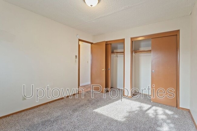 Building Photo - 8069 NE Flanders St