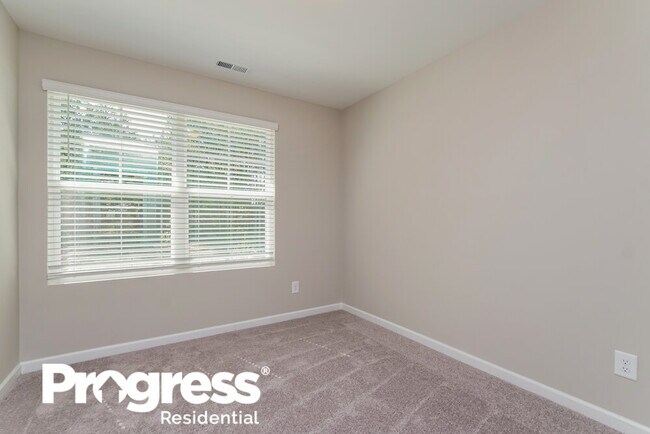 Building Photo - 528 Landing View Dr