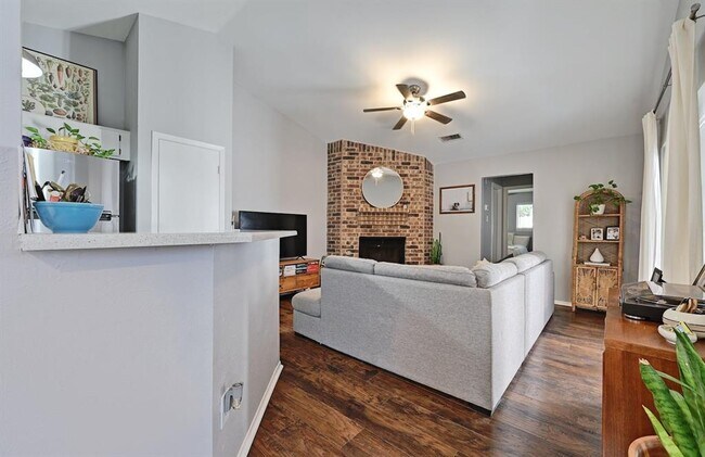 Building Photo - 2503 Howellwood Wy