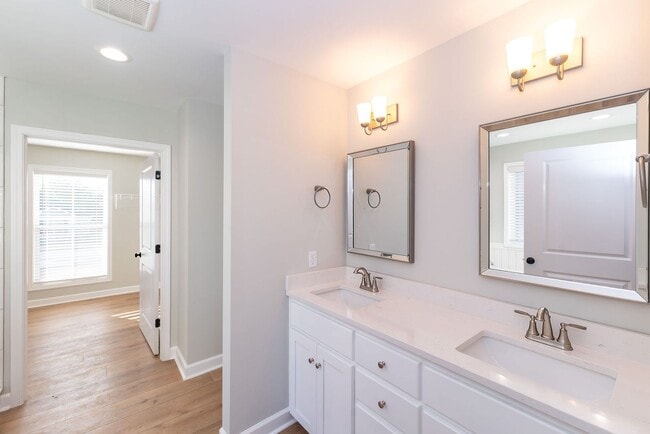 Building Photo - Stonechase Subdivision, Enterprise, AL