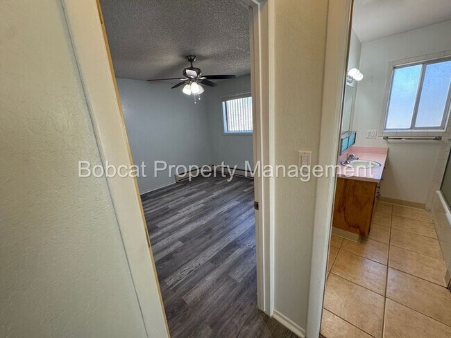 Building Photo - 5229 Silver Sage Dr