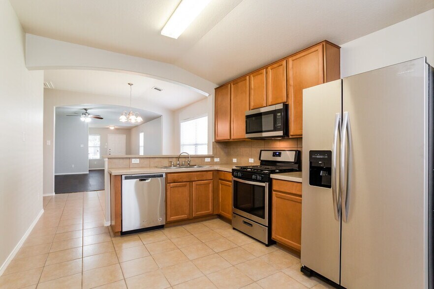 Building Photo - 20110 Pinto Ridge Dr
