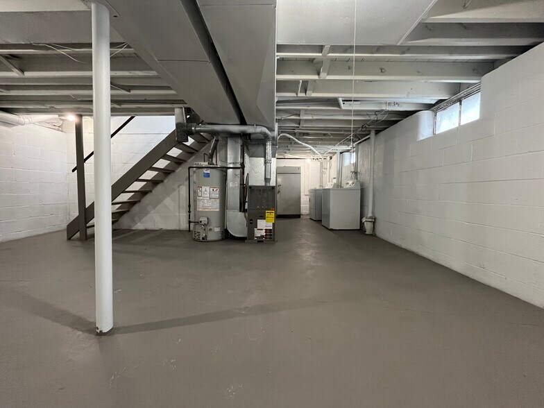 Building Photo - 104 Seminole Way