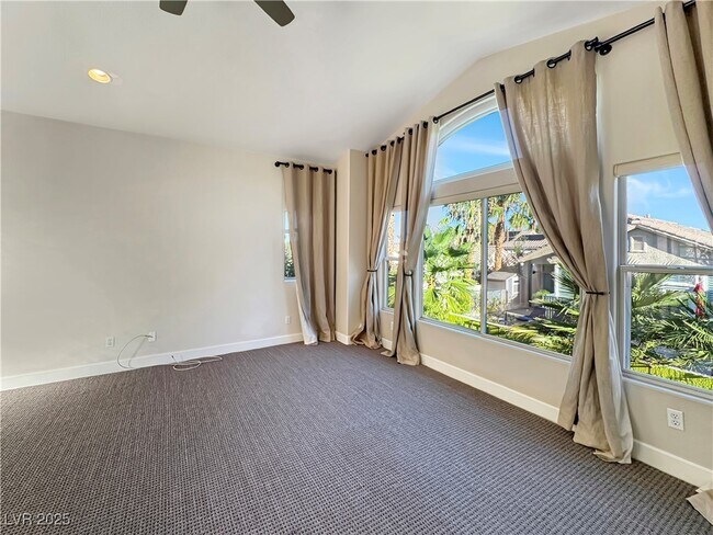 Building Photo - 1352 Fox Acres Dr