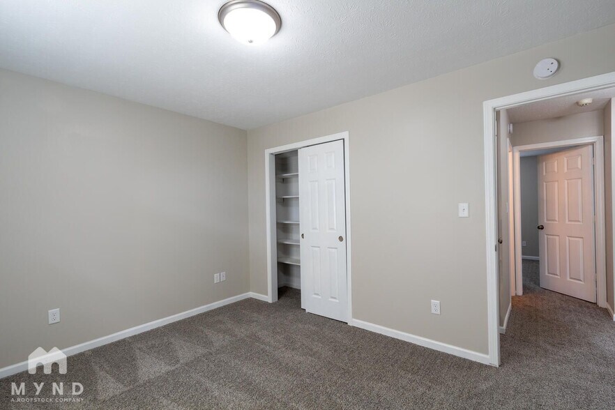 Building Photo - 2205 Autumn Creek Dr