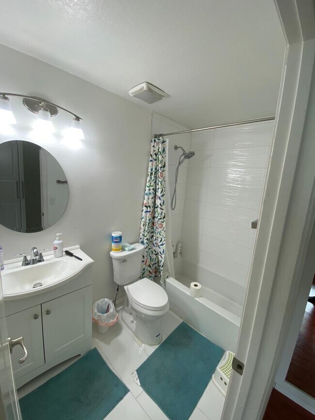 Building Photo - 932 Cherry Glen Ter