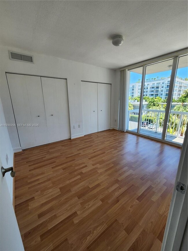 Building Photo - 1080 99th St