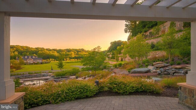 Building Photo - 8201 River Rd