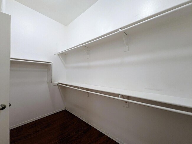 Building Photo - 3310 W Latona Rd