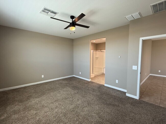 Building Photo - Beautiful Newer 4 Bedroom 3 Bathroom Anthem at Merrill Ranch Home!