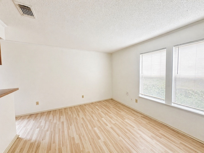 Building Photo - AVAILABLE NOW; APPLY ON OUR WEBSITE TODAY!!! - 2 WEEKS FREE!!