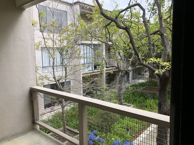 Building Photo - Studio Condo Available Now