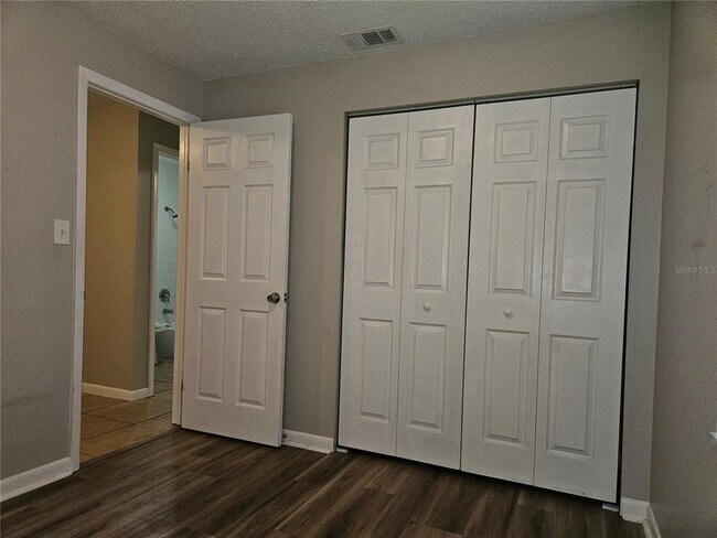 Building Photo - 2410 W Cypress St