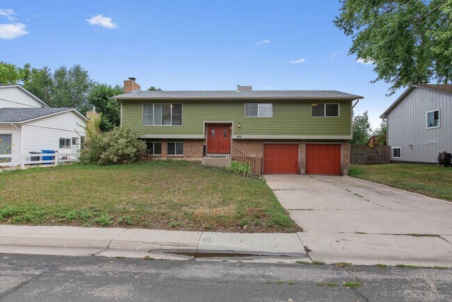Primary Photo - 5 Bedroom home with finished basement