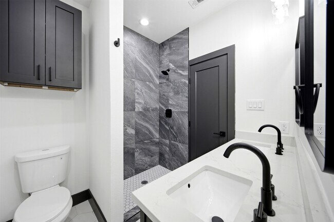 Building Photo - 7818 Hanfro Ln