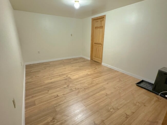 Building Photo - 237 Allen Ave