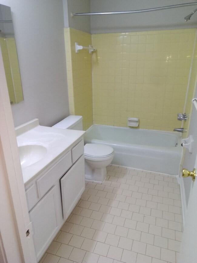 Building Photo - Looking for something new??? Coming Soon! Move In Special - $0 security deposit!!